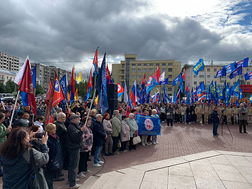 Власти: 5 тысяч ивановцев собрались на площади Победы  в поддержку Владимира Путина